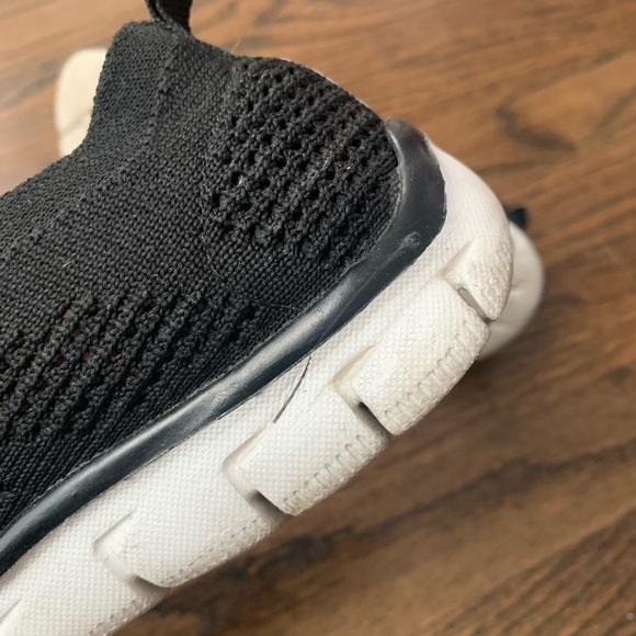 Good Condition Skechers Air Cooled Memory Foam Black Slip Ons Women’s Size 6 - Picture 11 of 15
